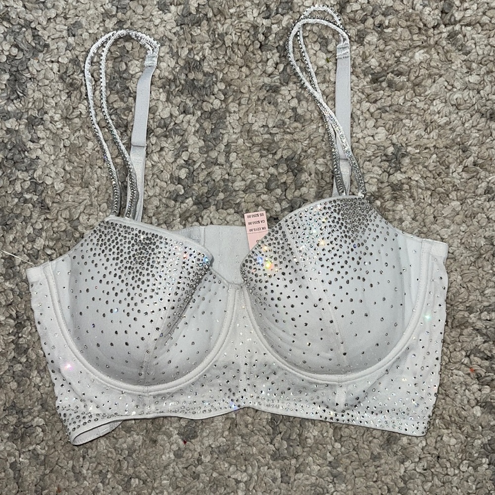 Brand new with tags Victoria secret bombshell bra!